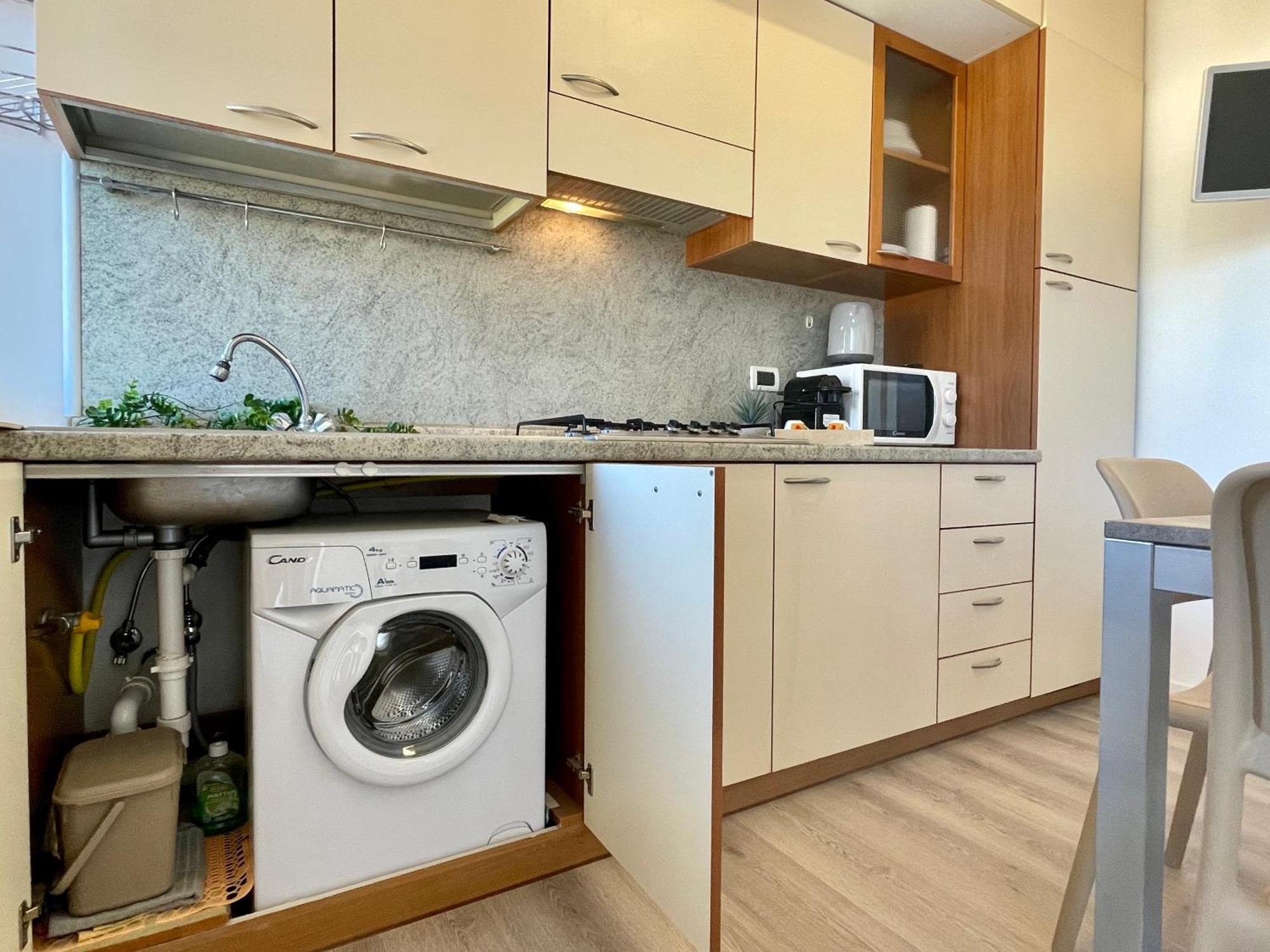 Апартаменти 150Mt Dal Mare Monolocale In Centro Con Vista Aperta, Wi-Fi E A/C Лоано Екстер'єр фото